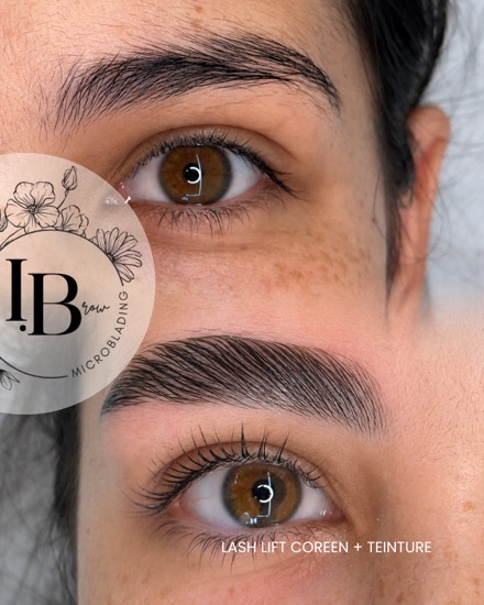 Avant / après d'un combo brow lift et lash lift coréen : sourcil structuré et cils recourbés, le regard entièrement ouvert.