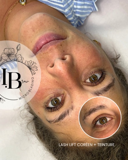Résultat lash lift coréen avec teinture : cils recourbés dès la racine et intensifiés, avant en médaillon.